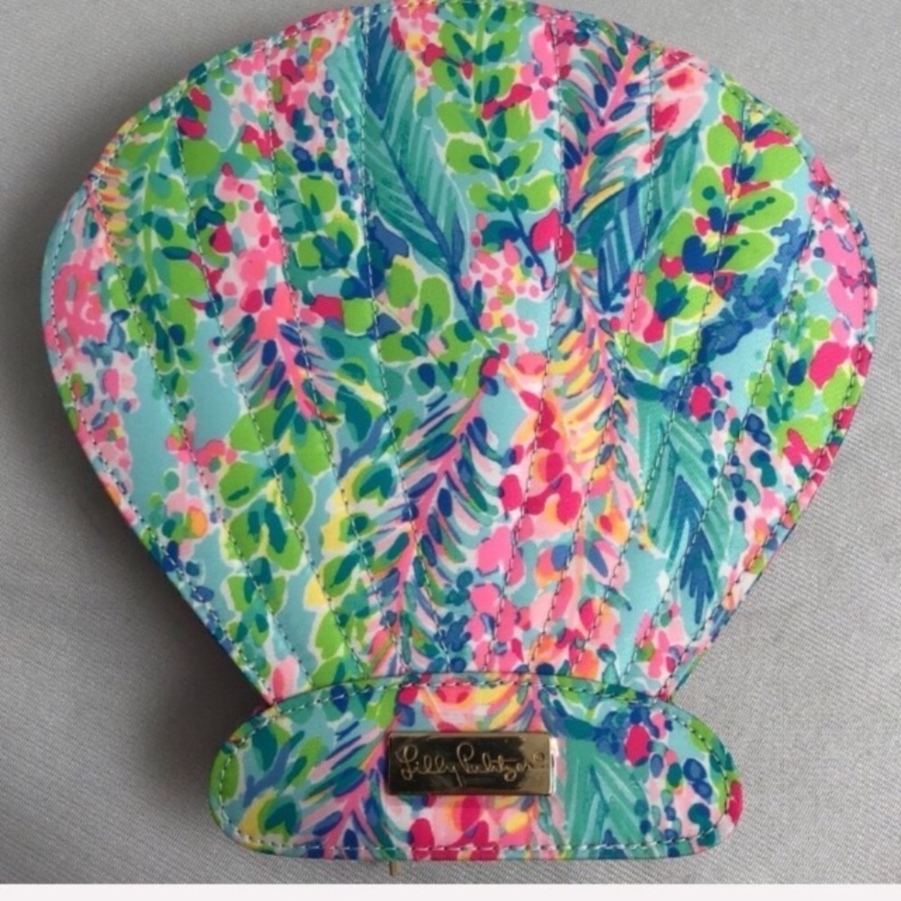 Lilly Pulitzer Catch the Wave multicolor shell cosmetic case